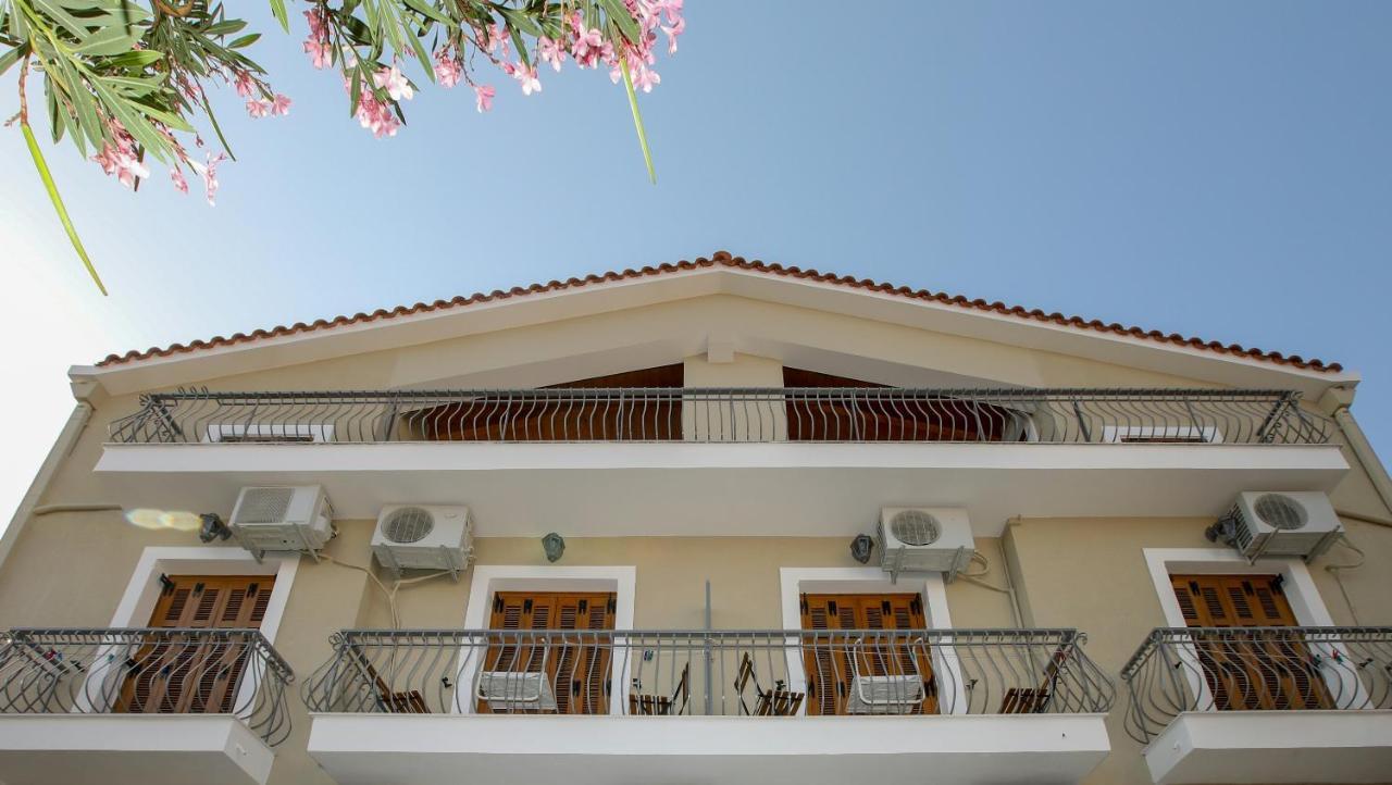 Papadatos Studios Argostolion Exterior foto