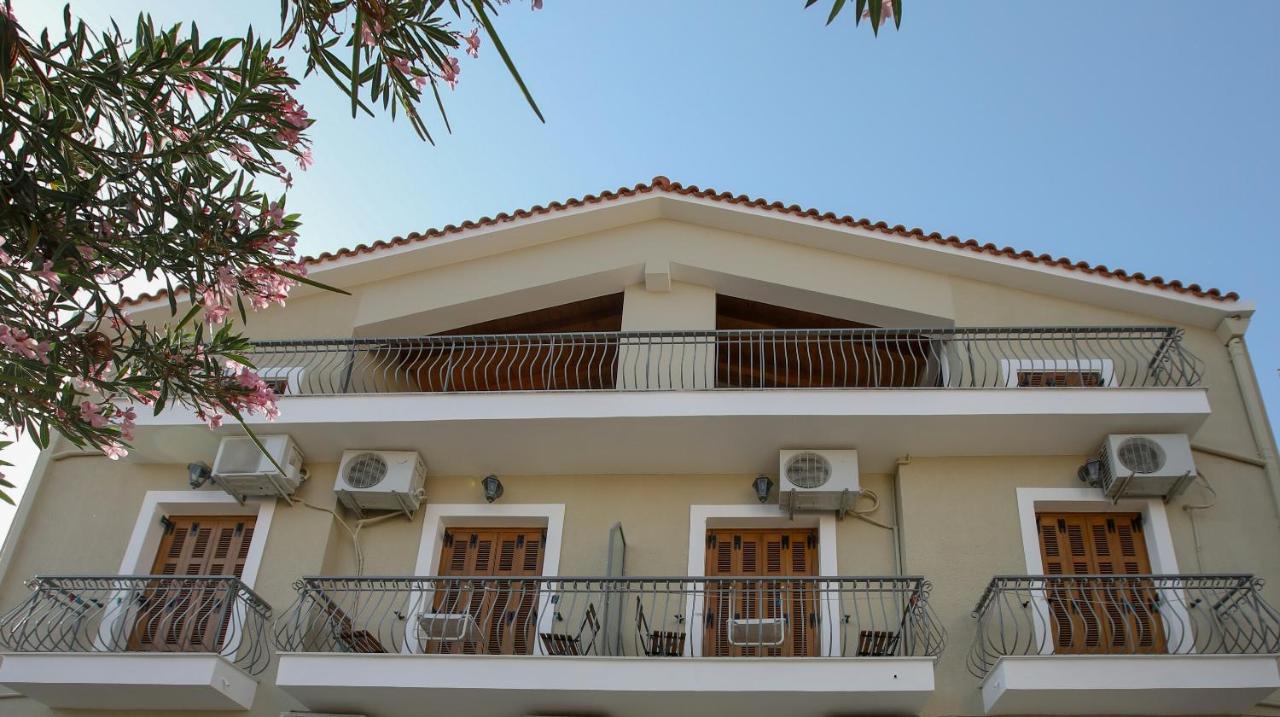 Papadatos Studios Argostolion Exterior foto